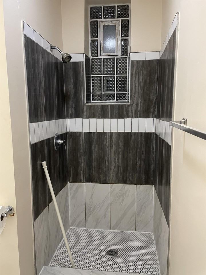 1920 W Cermak - Photo 5 of 9