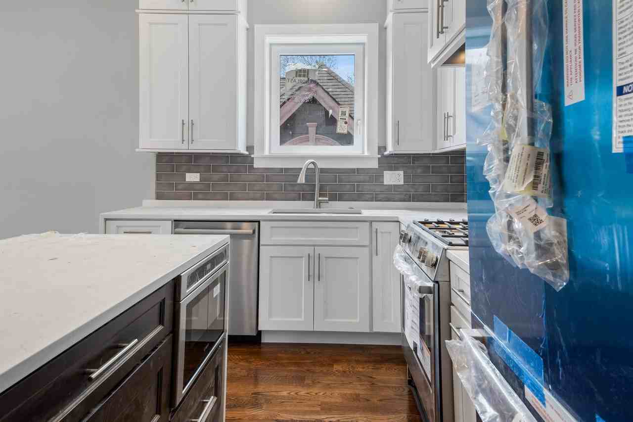 4640 North Magnolia Avenue - Photo 5 of 37