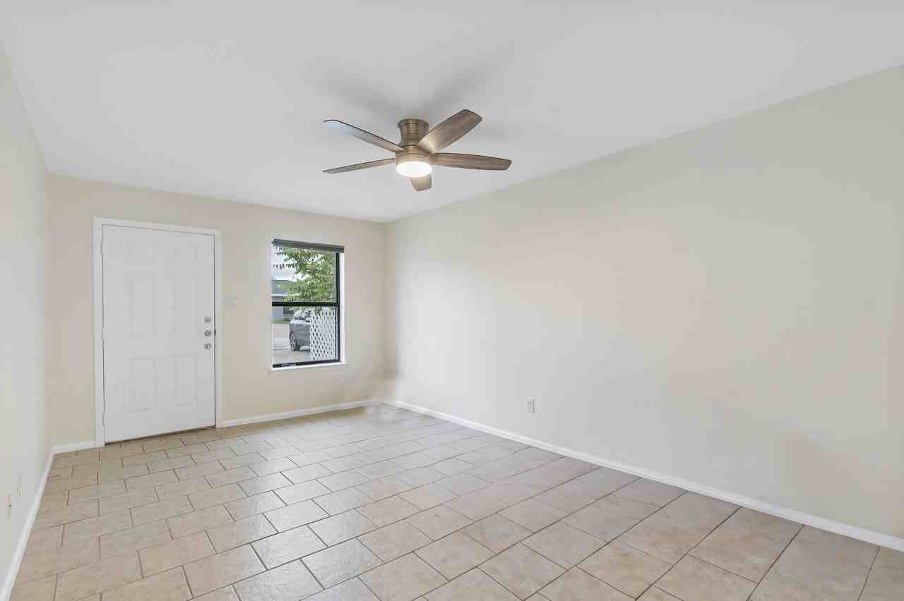 1614 Cloverdale Court - Photo 2 of 12