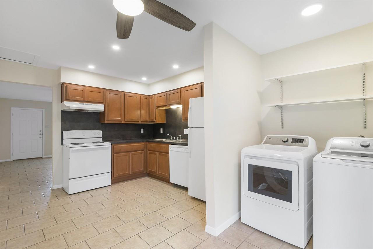 1614 Cloverdale Court - Photo 5 of 12