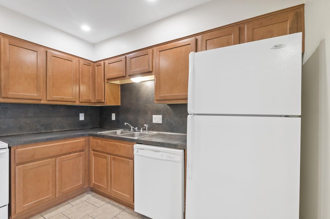 1614 Cloverdale Court - Photo 6 of 12