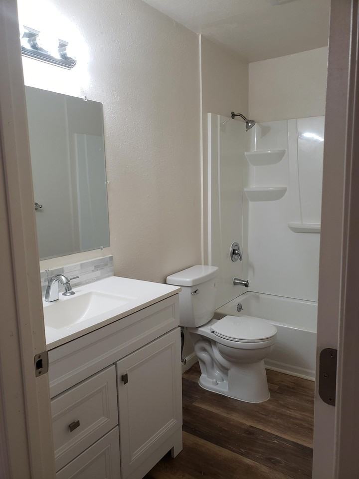 Brookside Apts - Photo 5 of 34