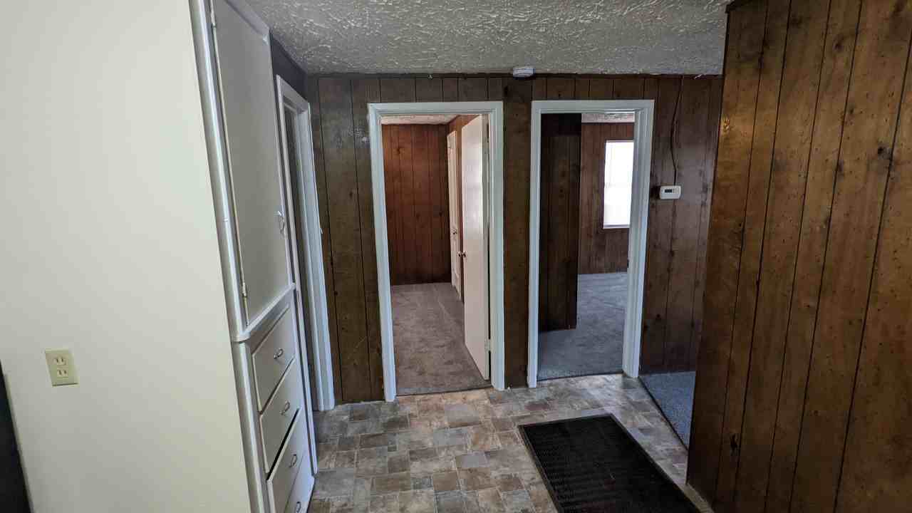 2136 W Irving - Photo 4 of 8