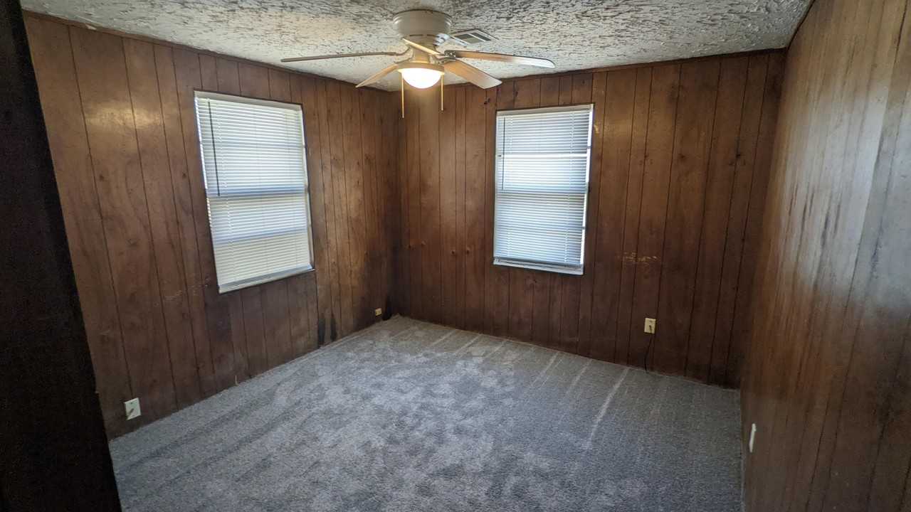 2136 W Irving - Photo 6 of 8