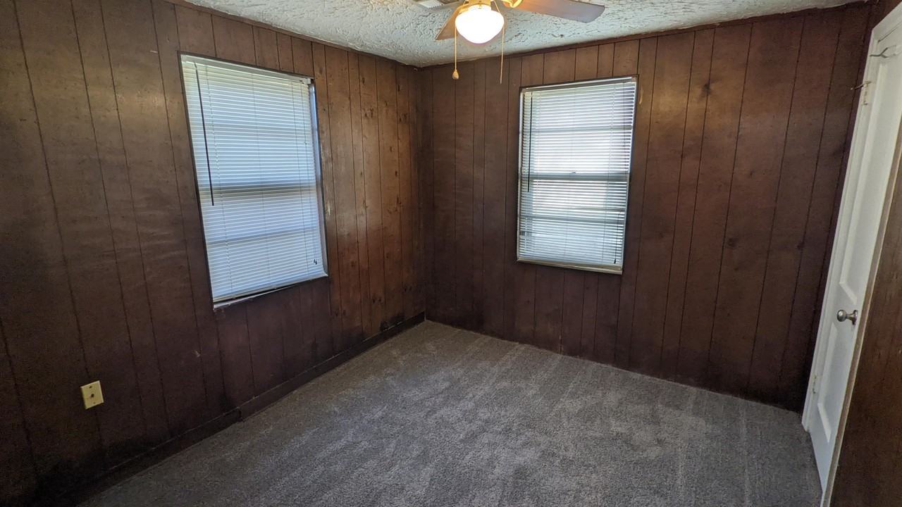 2136 W Irving - Photo 7 of 8