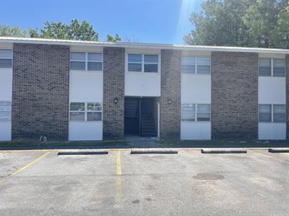 Chatsworth Apartments - Photo 2 of 10