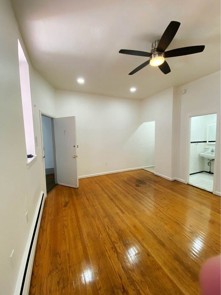 322 South 11th Street - Photo 4 of 7