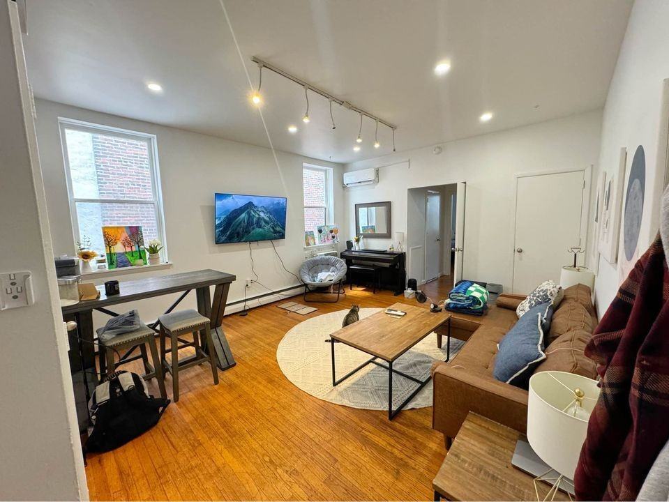 322 South 11th Street - Photo 6 of 7