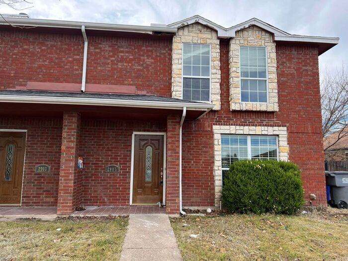 2905 Tanglewood Dr - Photo 2 of 25