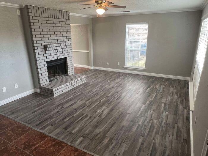 2905 Tanglewood Dr - Photo 3 of 25