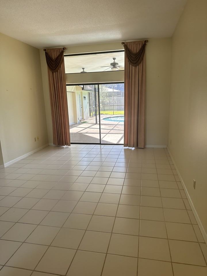 3940 Buckingham Loop Dr #NA - Photo 2 of 21