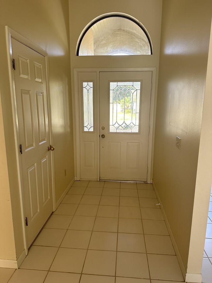 3940 Buckingham Loop Dr #NA - Photo 3 of 21