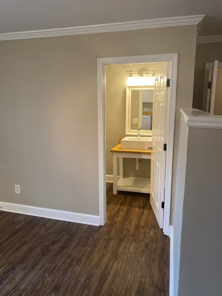 1433 Fernwood Glendale Rd #B - Photo 5 of 20