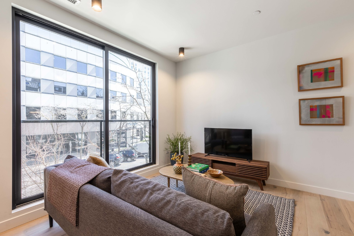 1712 Oak Ave - Photo 2 of 5