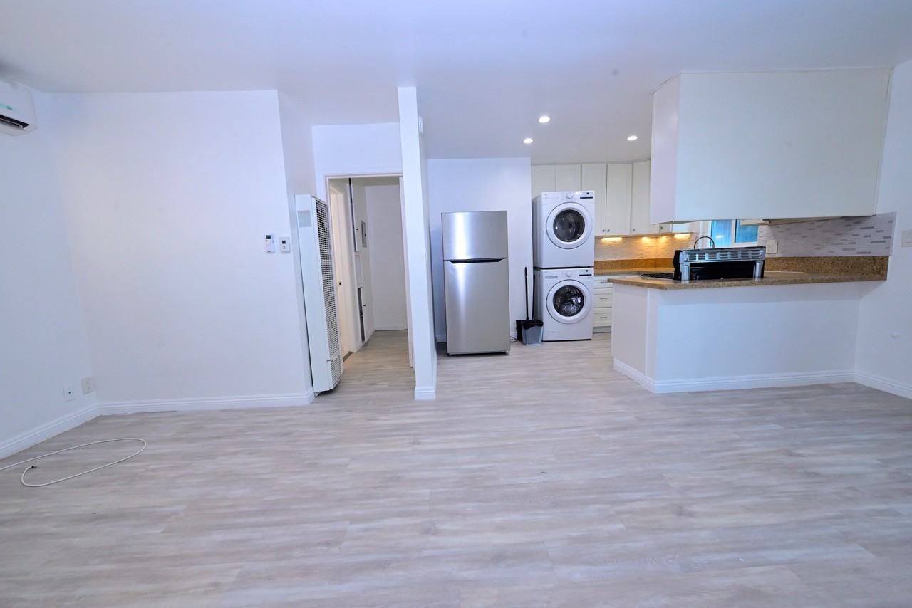 477 Fairview Ave #E - Photo 7 of 39