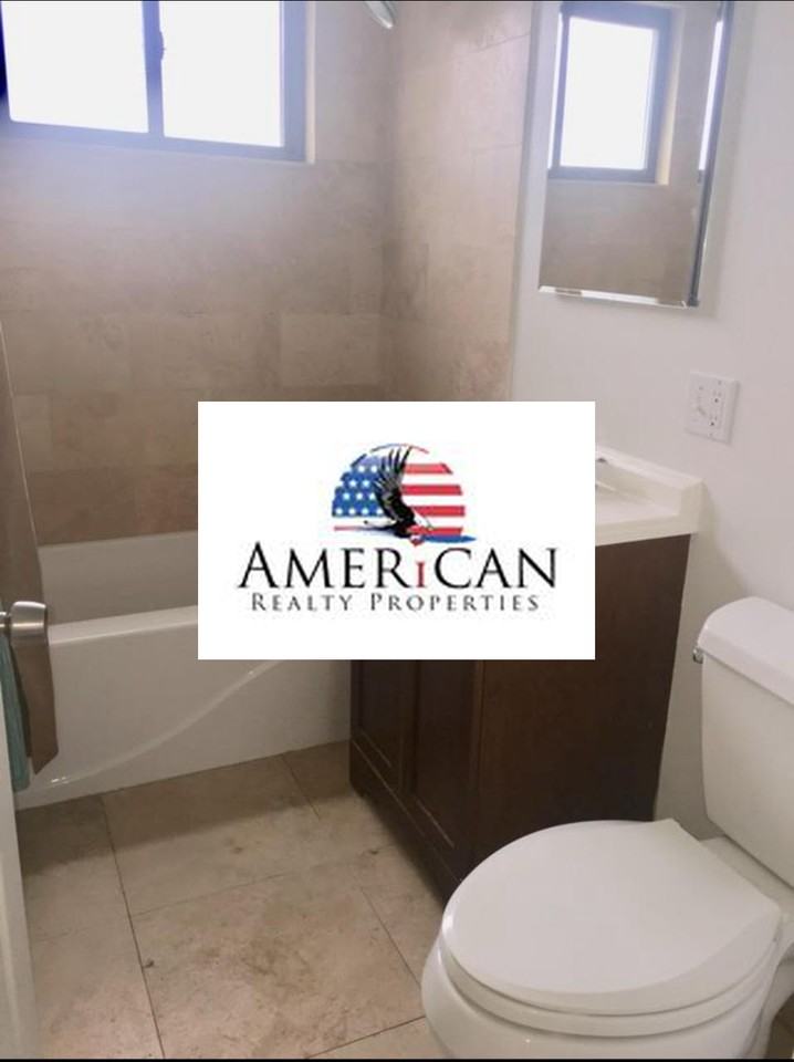 1348 West Chase Avenue - Photo 5 of 11