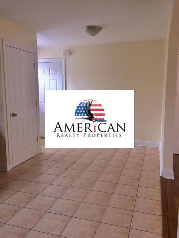 1348 West Chase Avenue - Photo 4 of 11