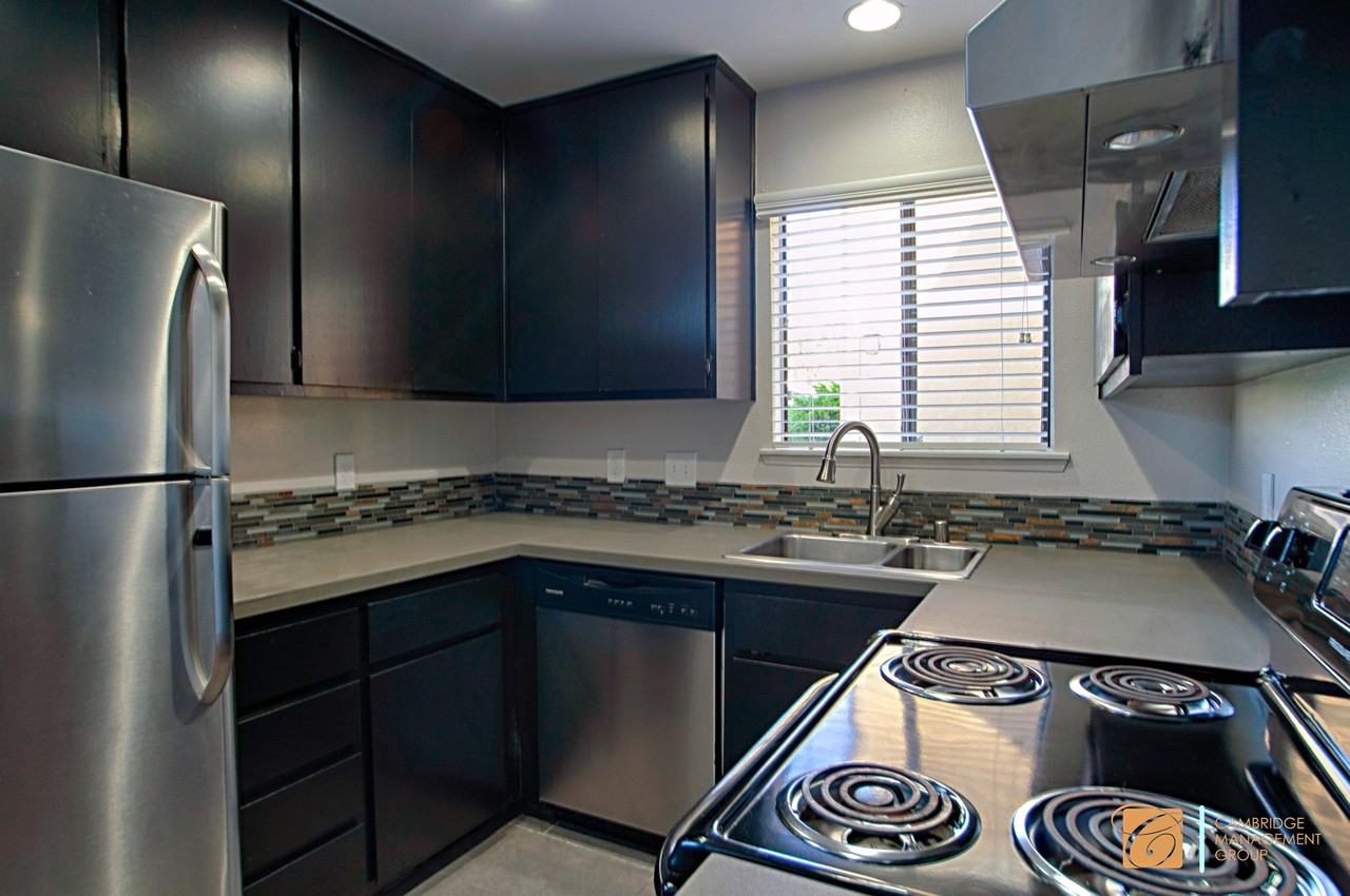 3989 Richmond St - Photo 2 of 8