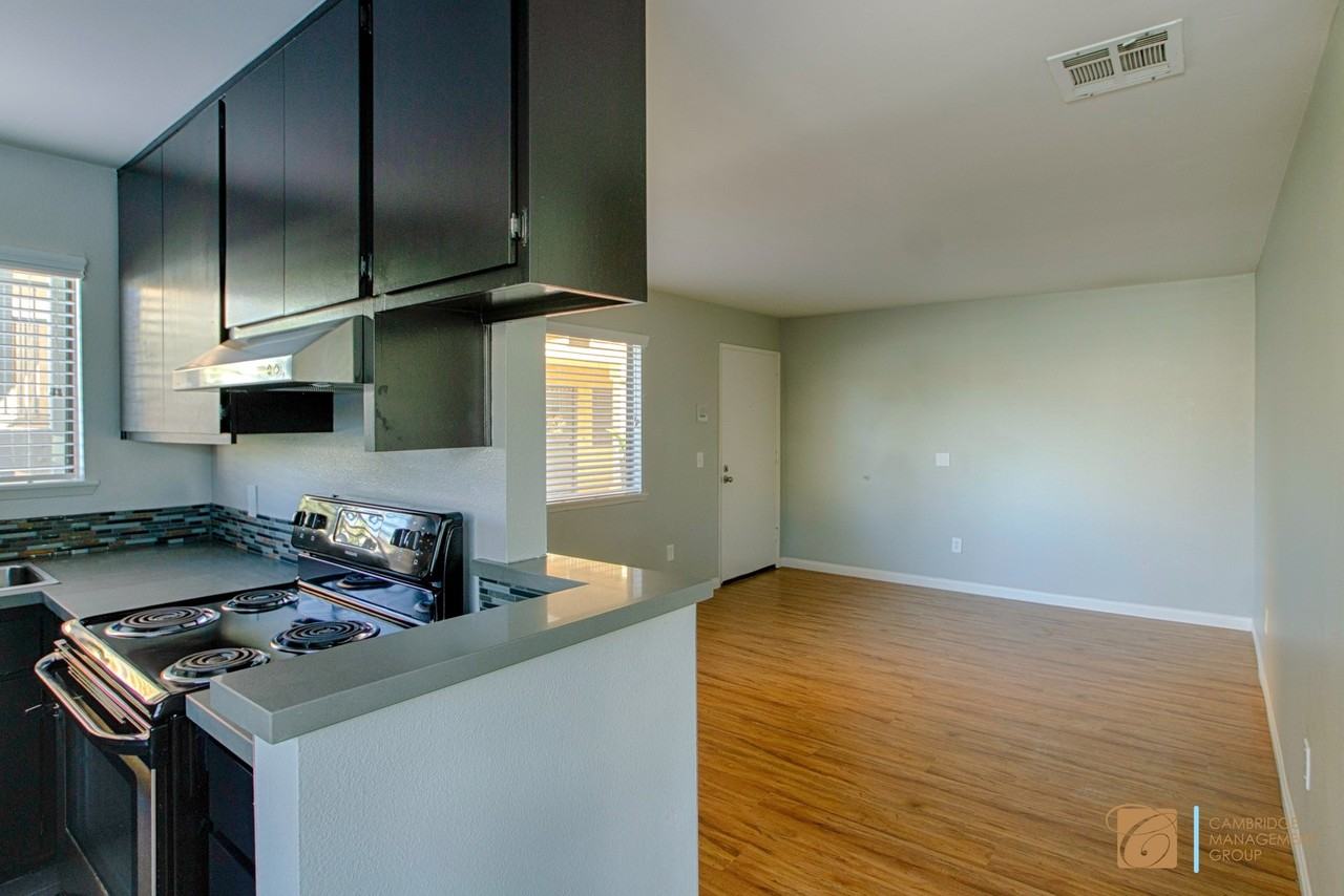 3989 Richmond St - Photo 3 of 8