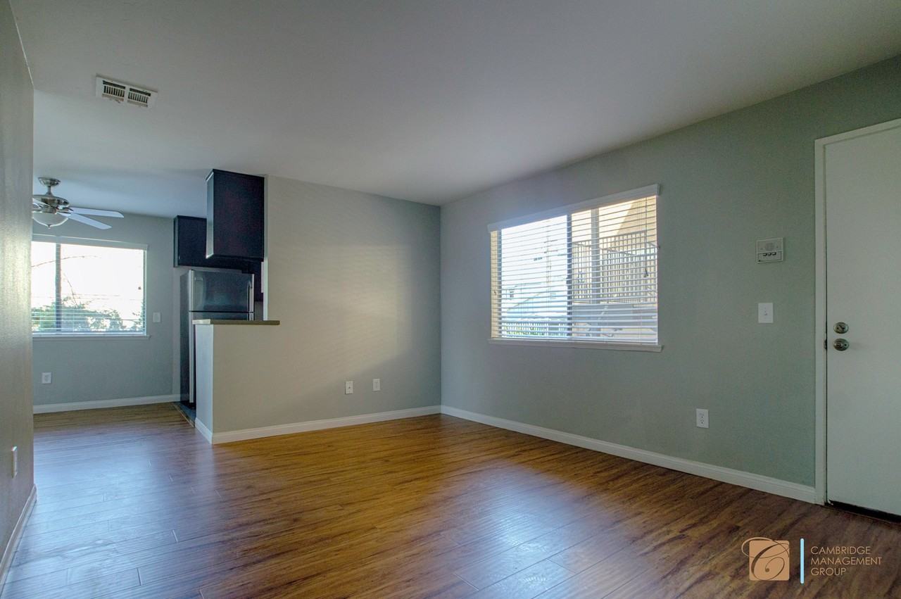 3989 Richmond St - Photo 4 of 8