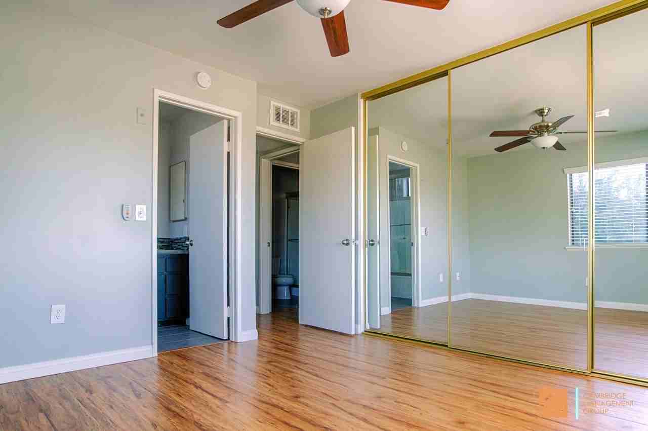 3989 Richmond St - Photo 6 of 8