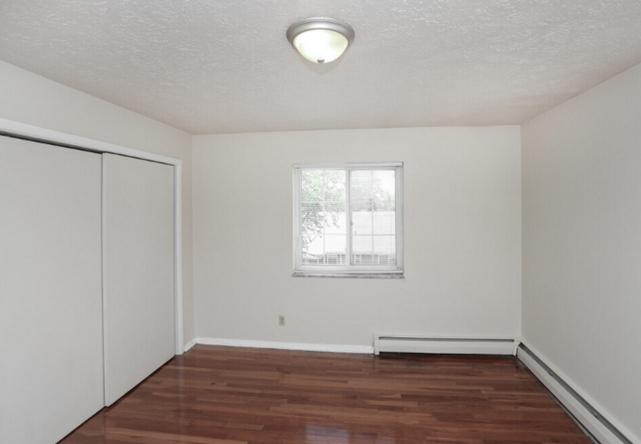 60 - ADDISON APARTMENTS - Photo 5 of 34