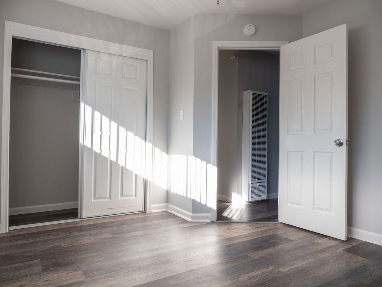 Redwoods Apartments - Photo 5 of 6