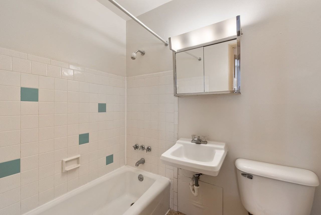 Hickory Gardens - Photo 5 of 7