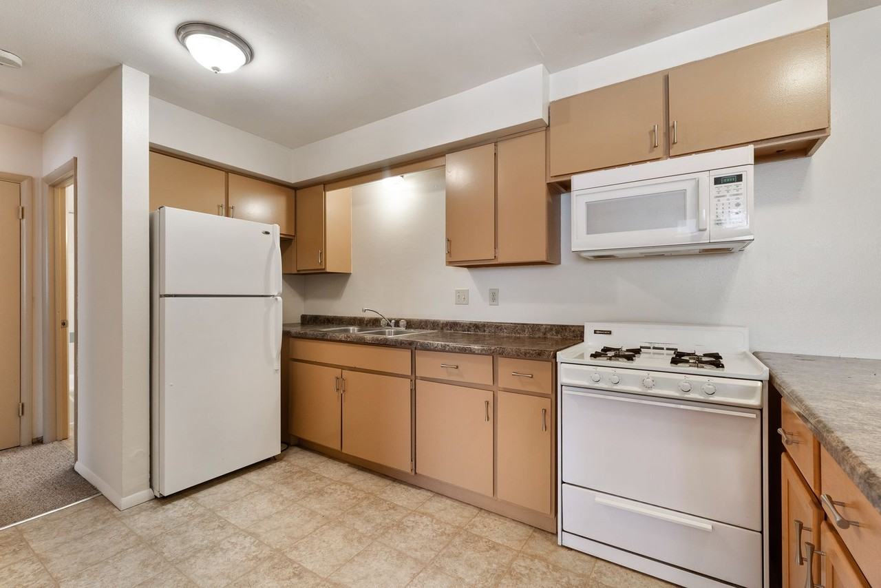 Hickory Gardens - Photo 7 of 7