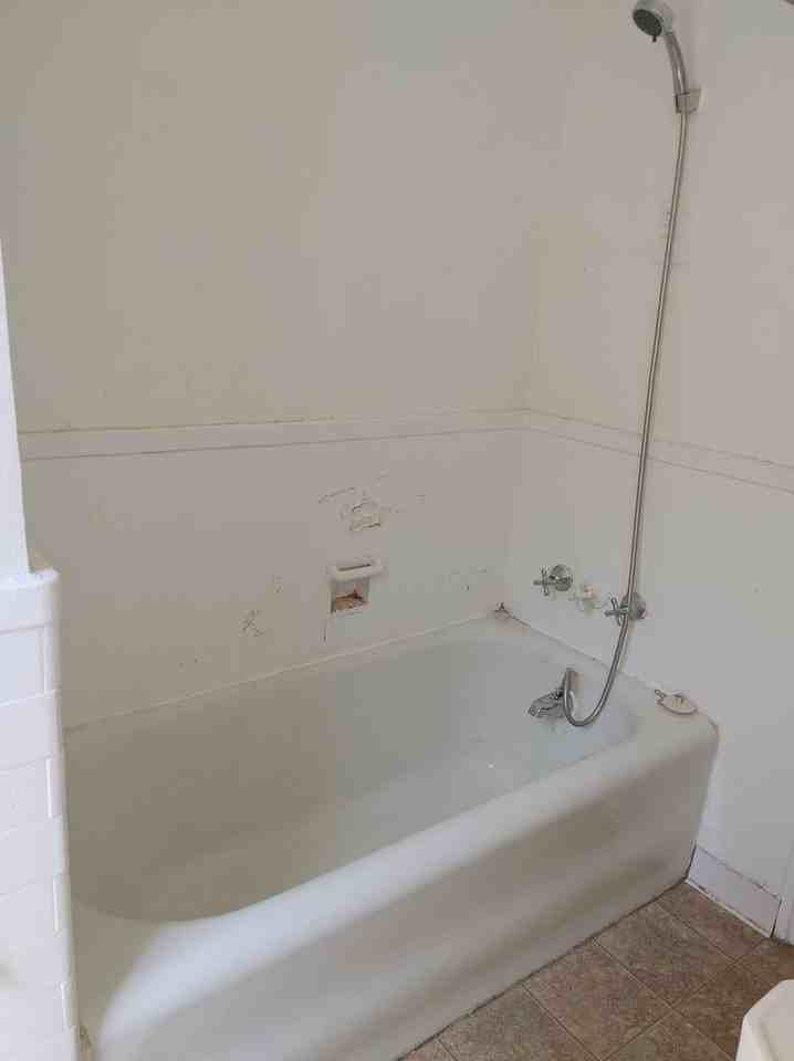 The Oakwood - Photo 6 of 50