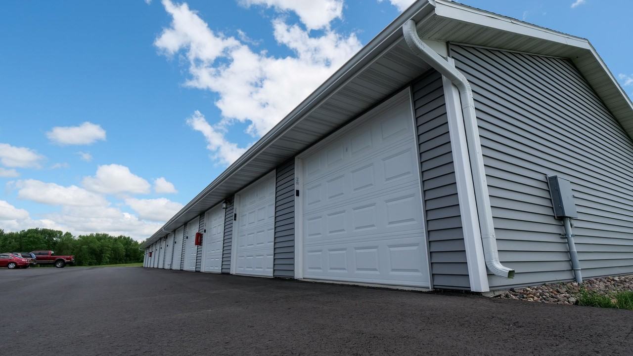 Riverside Crossing - Photo 5 of 29