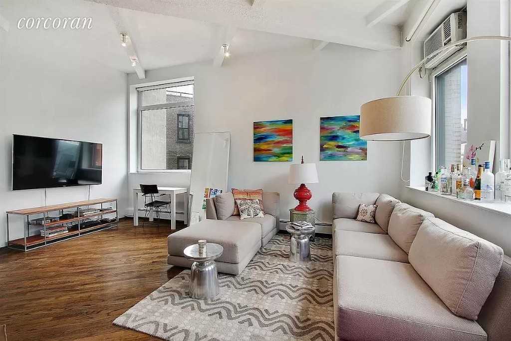 Cornelia St #406 - Photo 2 of 9