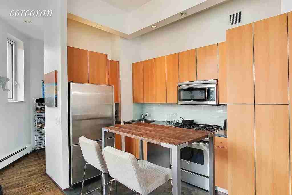 Cornelia St #406 - Photo 3 of 9