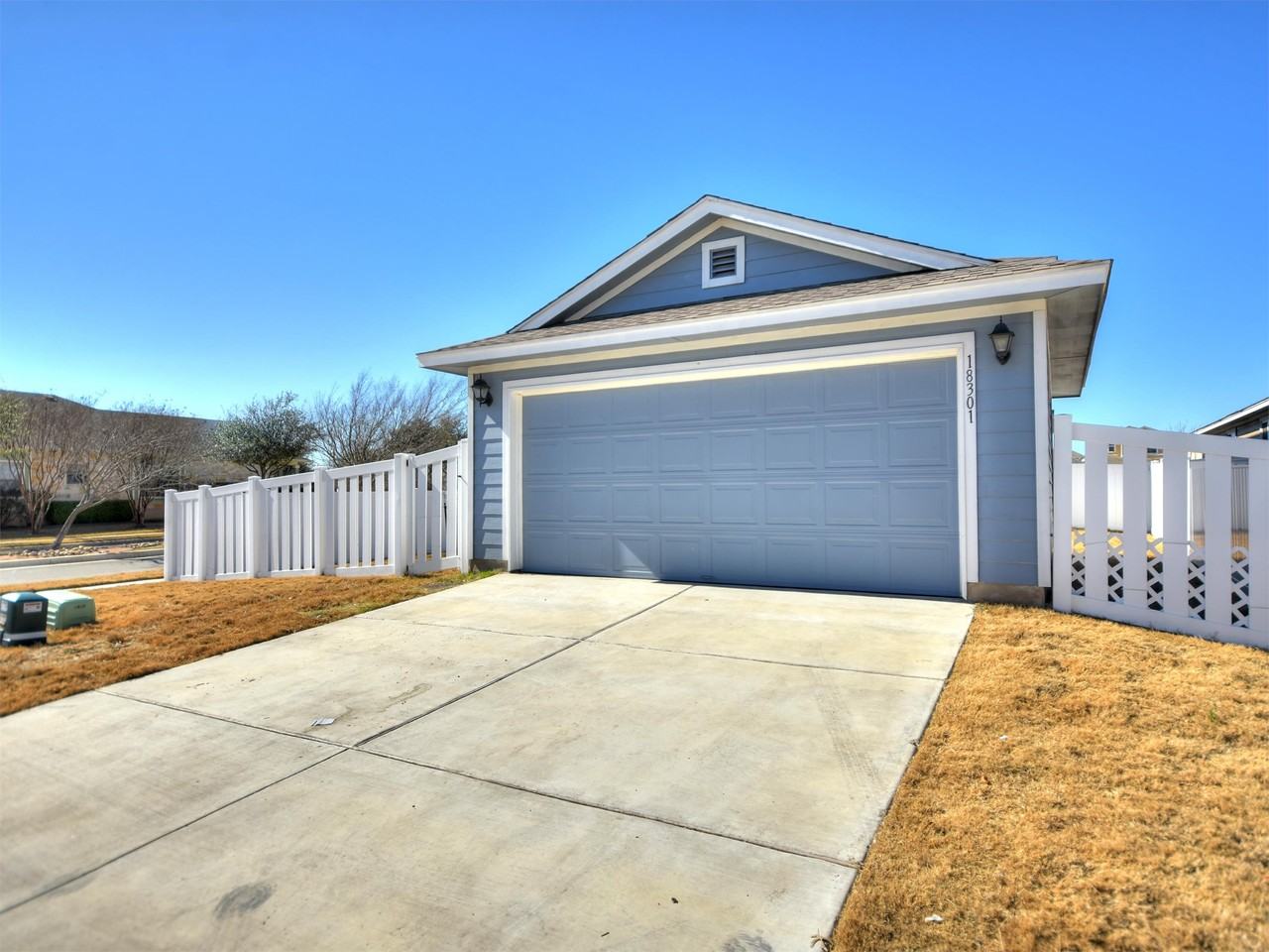 18301 Mammoth Cave Blvd #1 - Photo 3 of 12