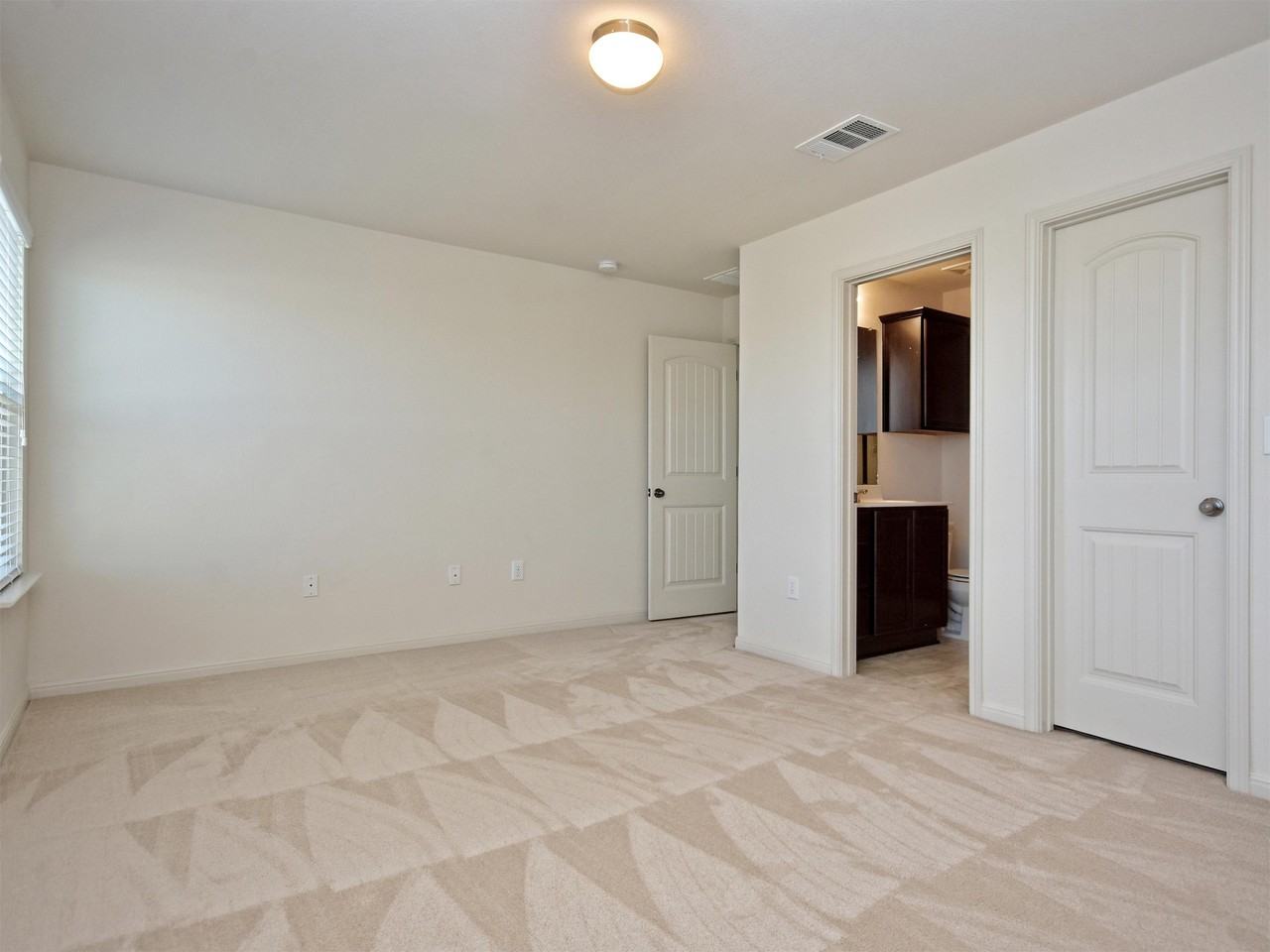 18301 Mammoth Cave Blvd #1 - Photo 6 of 12
