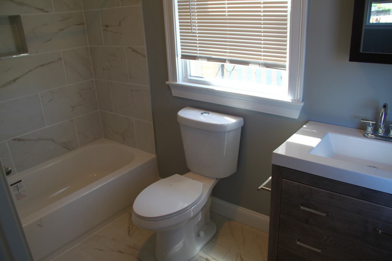 3215 Washington Street - Photo 6 of 10