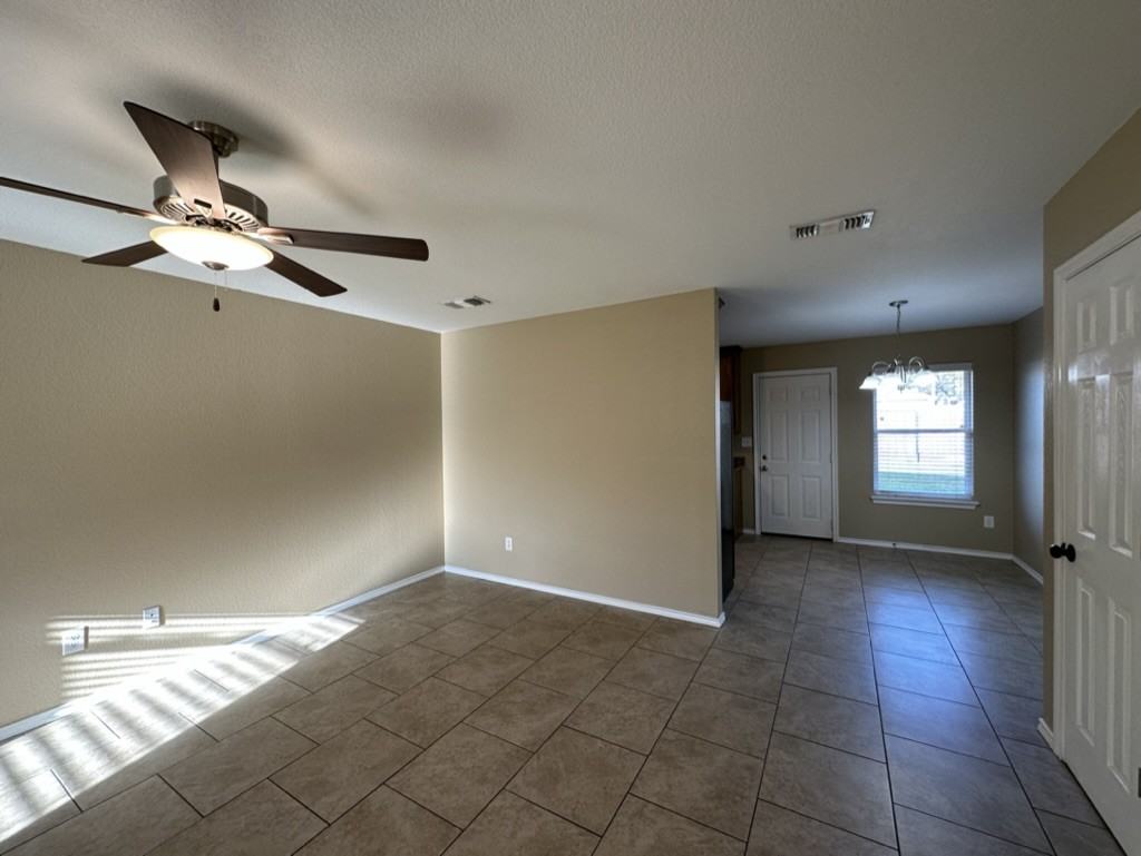 1210 Ferguson St #1210 - Photo 4 of 12