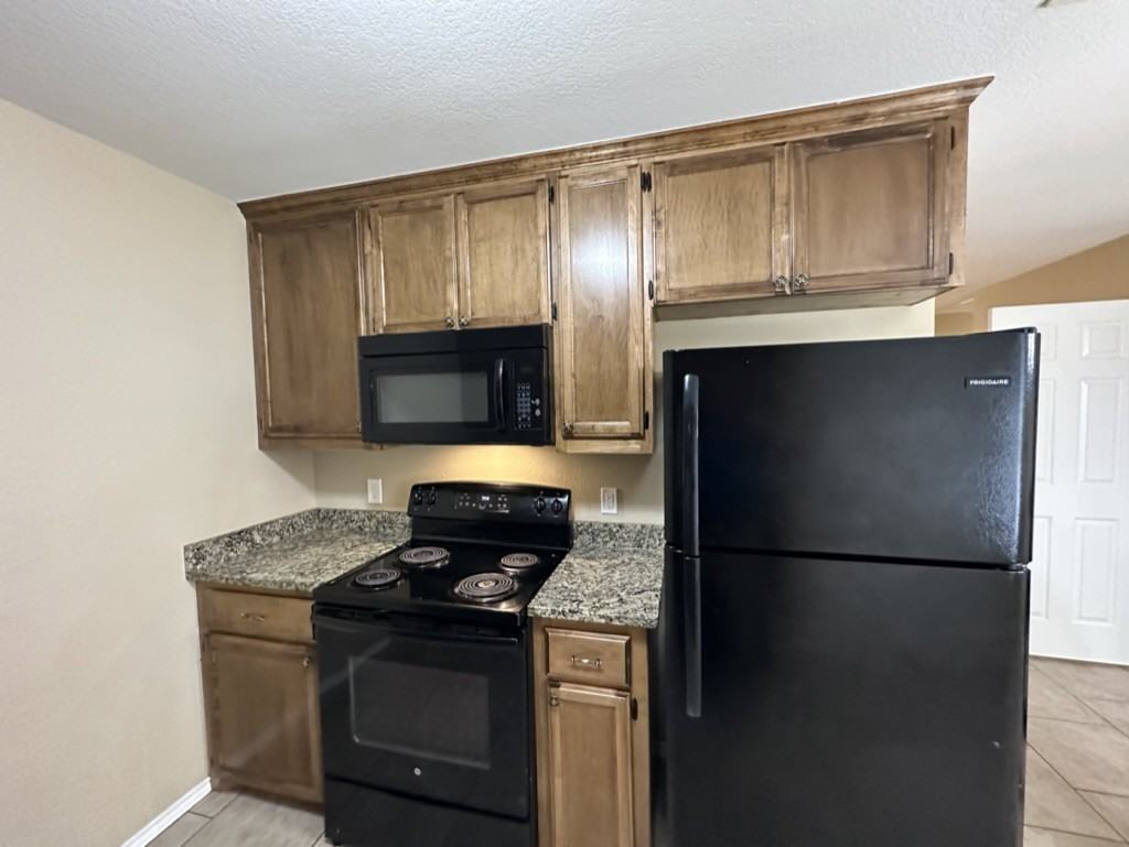 1210 Ferguson St #1210 - Photo 6 of 12