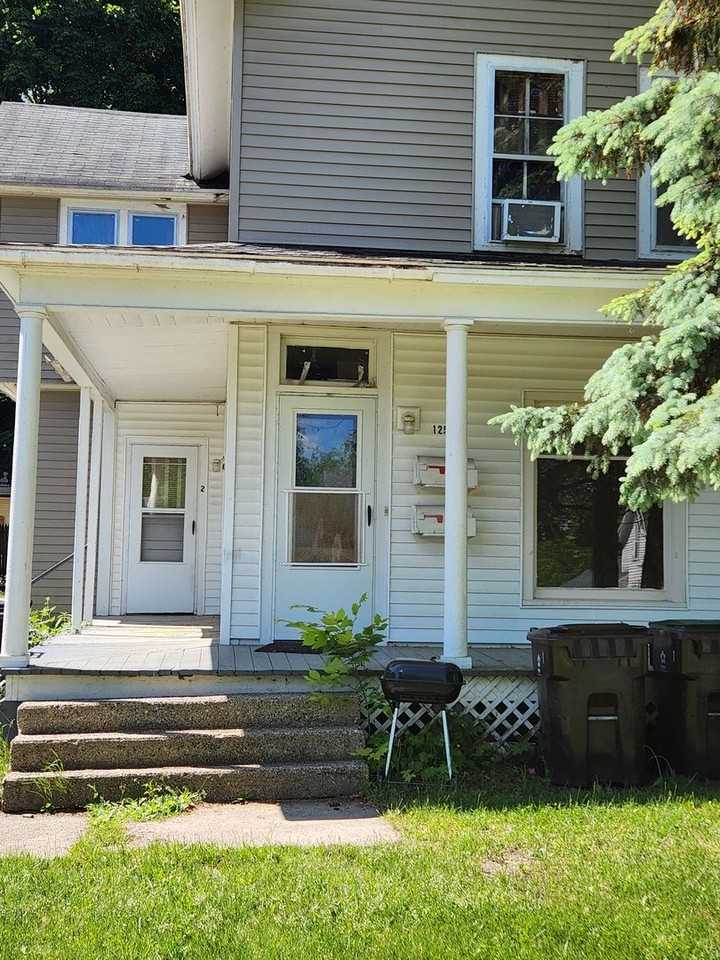 125 Sanborn Ave - Photo 2 of 15