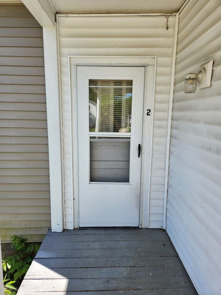 125 Sanborn Ave - Photo 3 of 15