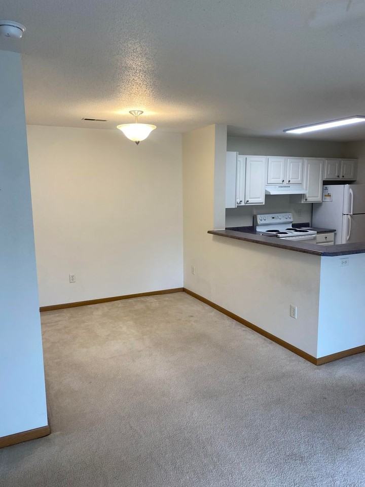 High Point Apartments - Photo 4 of 13