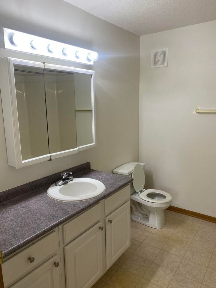 High Point Apartments - Photo 7 of 13