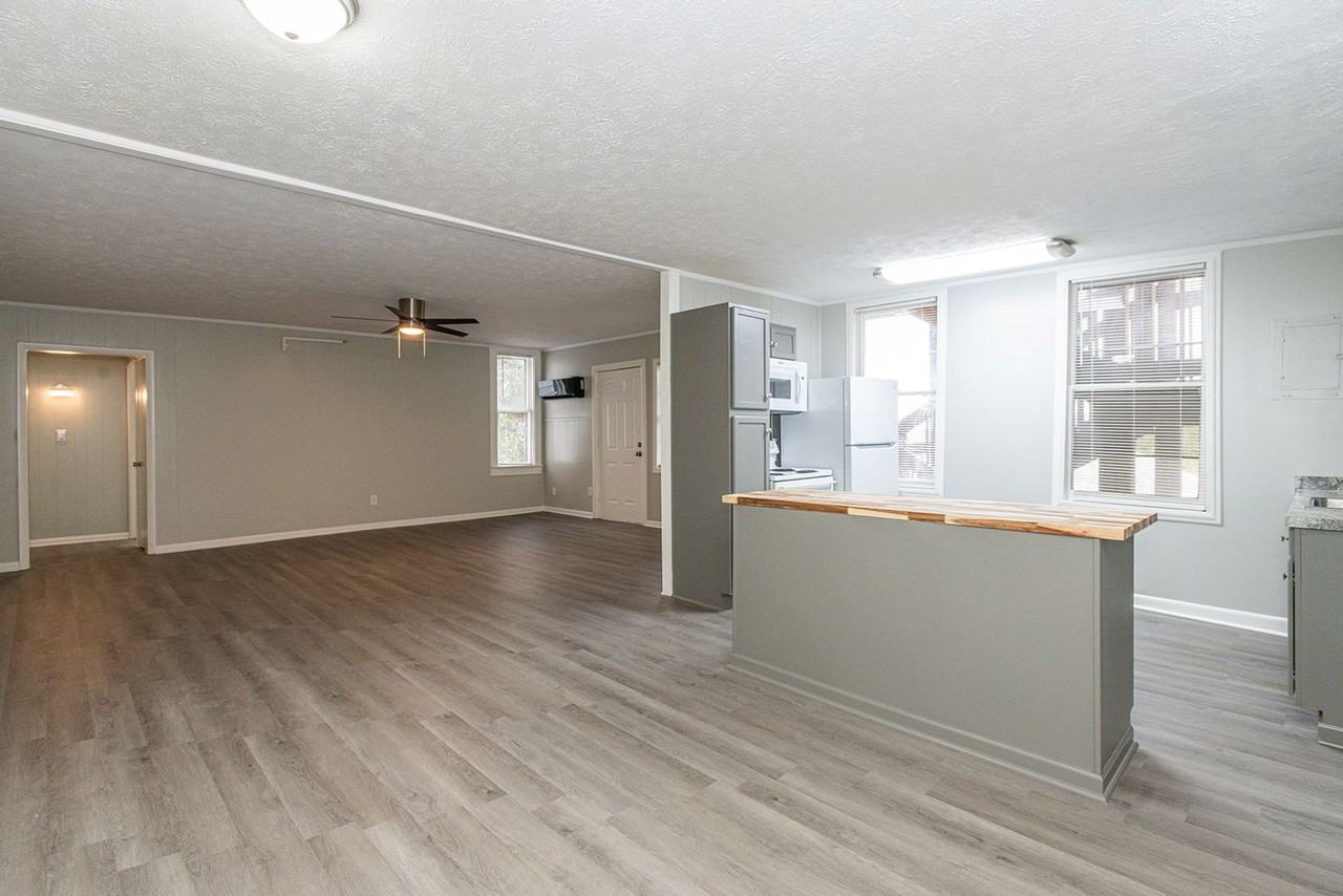 309 S Magnolia St - Photo 2 of 20