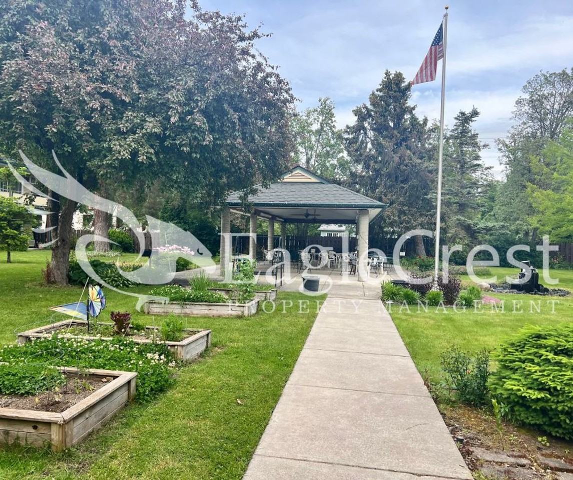 Clinton - Photo 3 of 28