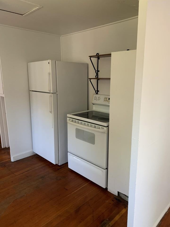 1424 W 10th Aly #1 - Photo 2 of 8