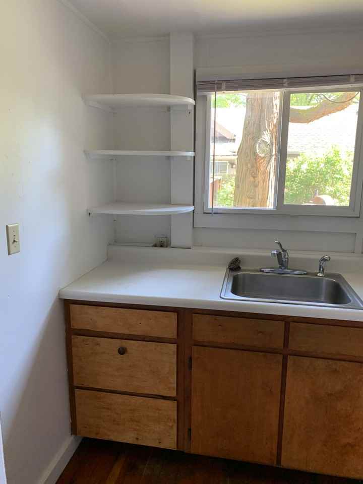 1424 W 10th Aly #1 - Photo 3 of 8