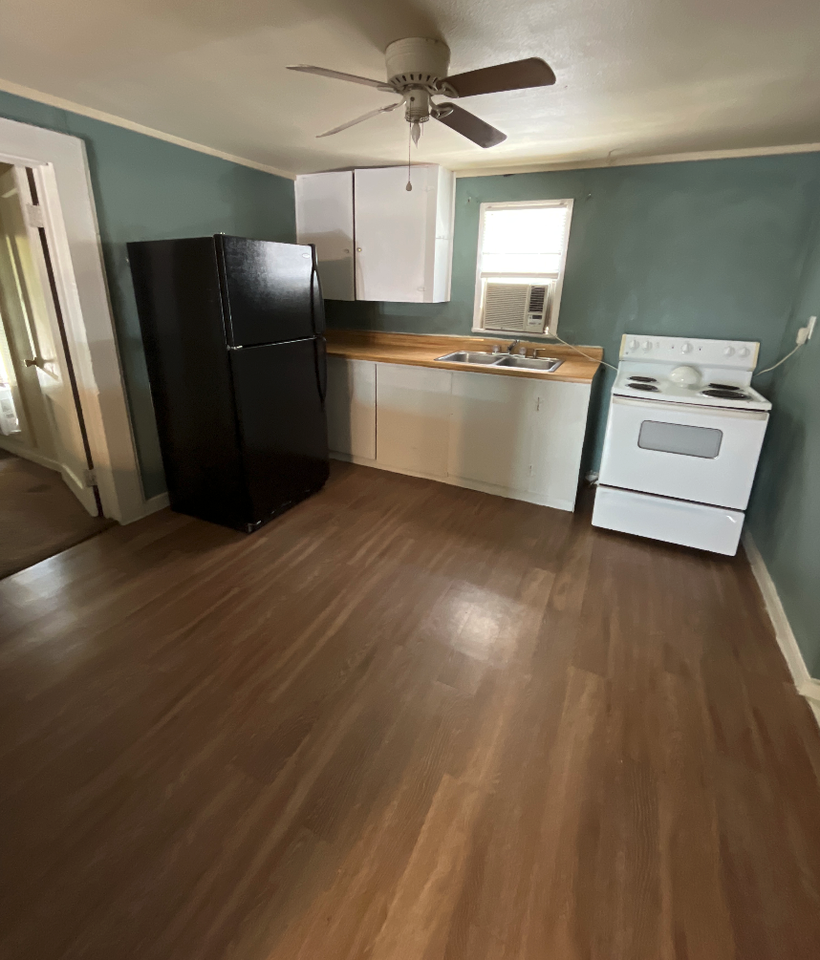 518 Laredo St #1 - Photo 2 of 6