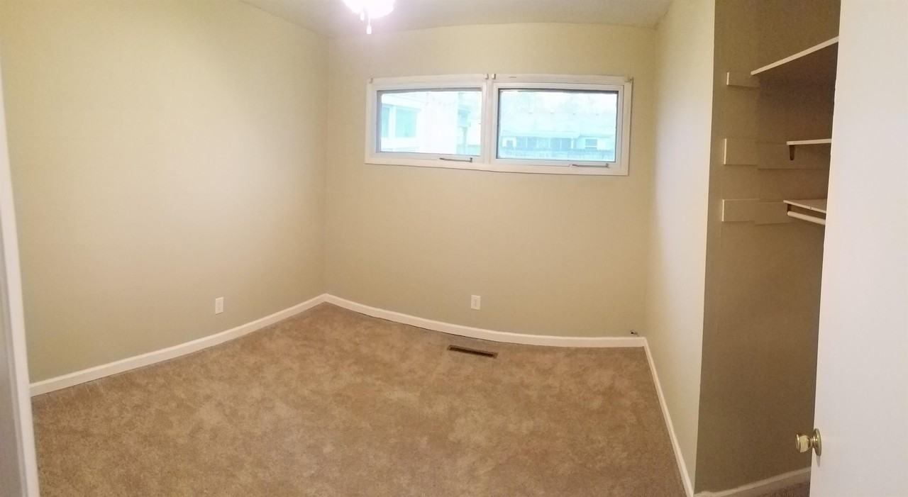 1540 Sw Shunga Dr - Photo 3 of 10