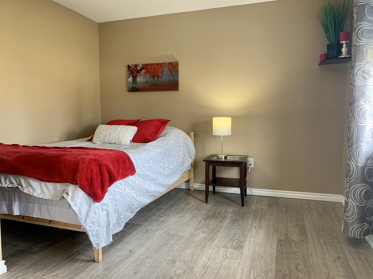 1329 108 Ave - Photo 7 of 11