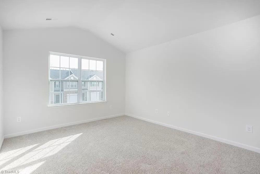 1154 Evelynnview Ln #1 - Photo 5 of 10